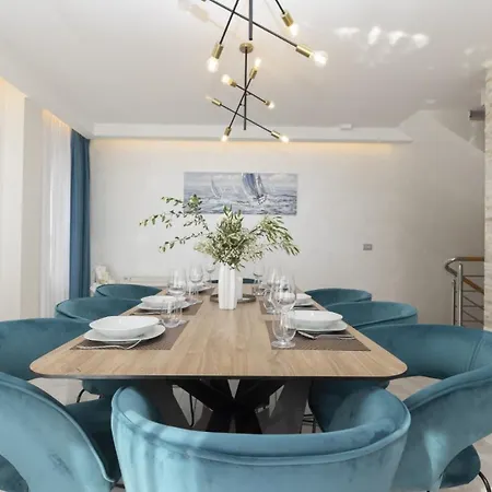 Sunny Lux 3 In By Guide فيلة *