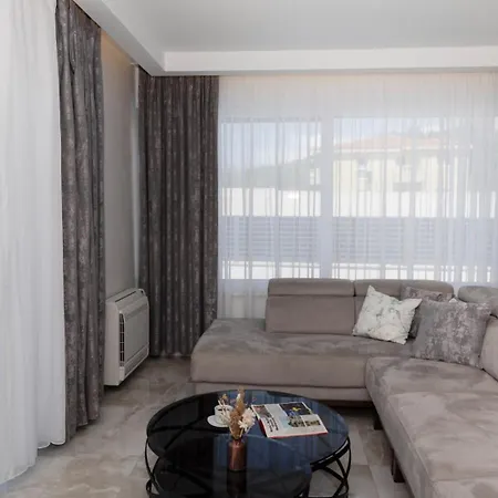 Sunny Lux 3 In By Guide ماكارسكا