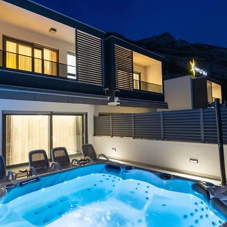 فيلة Sunny Lux 3 In By Guide