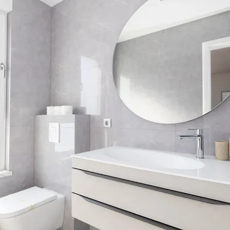 Sunny Lux 3 In By Guide ماكارسكا